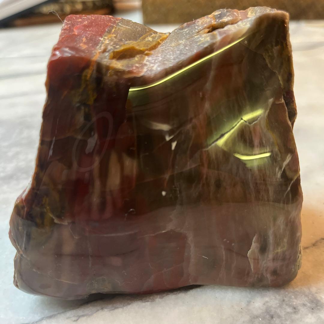 ⚠️注意‼️発送が特定月末の限定品 　赤は魔を払う縁起の良い石　おすすめの古い原石