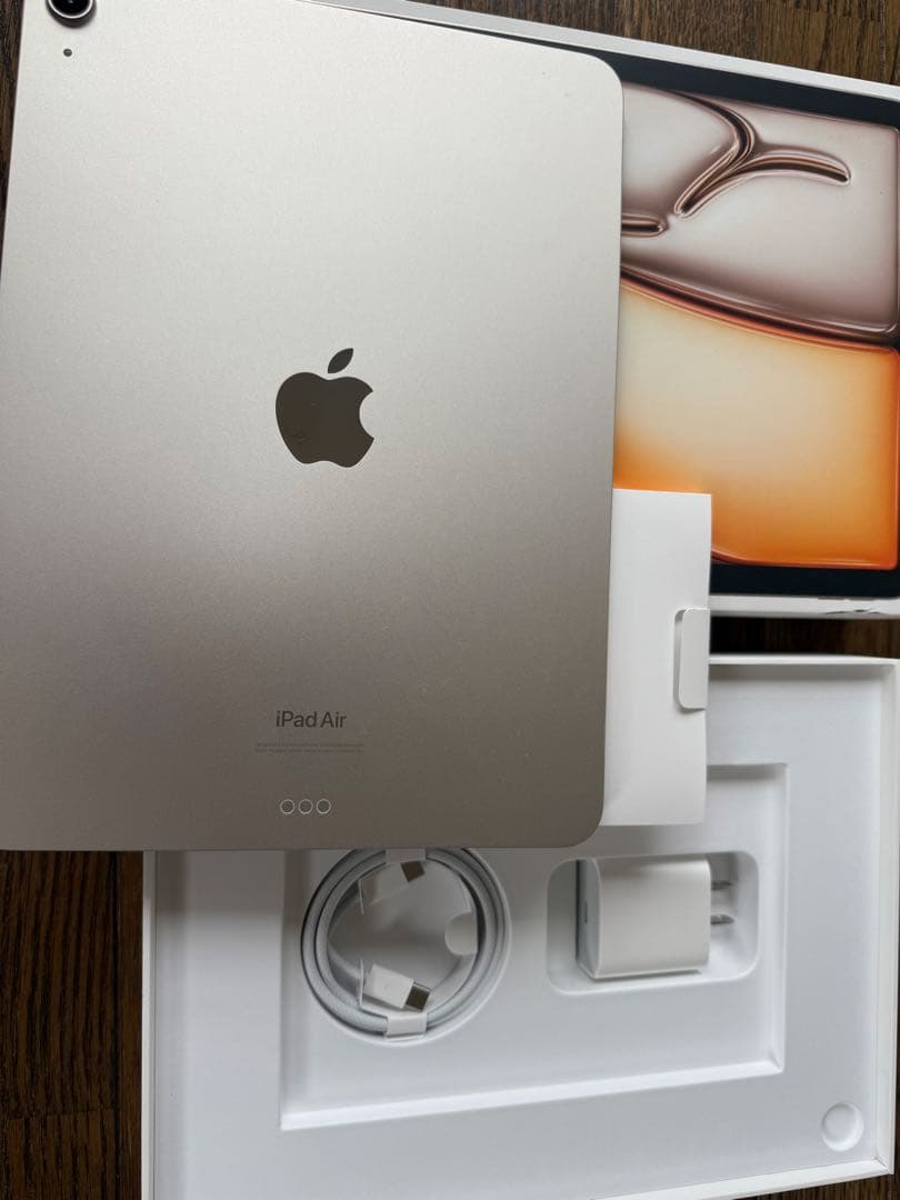 iPad Air M2 ほぼ新品　三ヶ月の使用