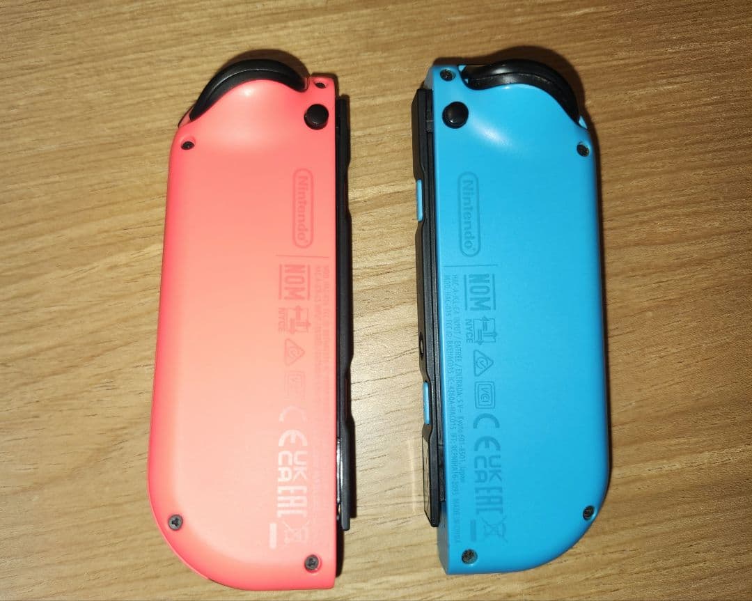 Nintendo Switch 本体 ジョイコン×2tomtocケース×2セット