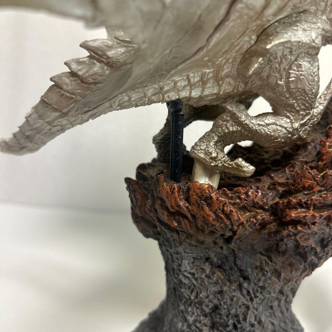 【希少品】モンスターハンター　クリエイターズモデル　クシャルダオラ　脱皮ver