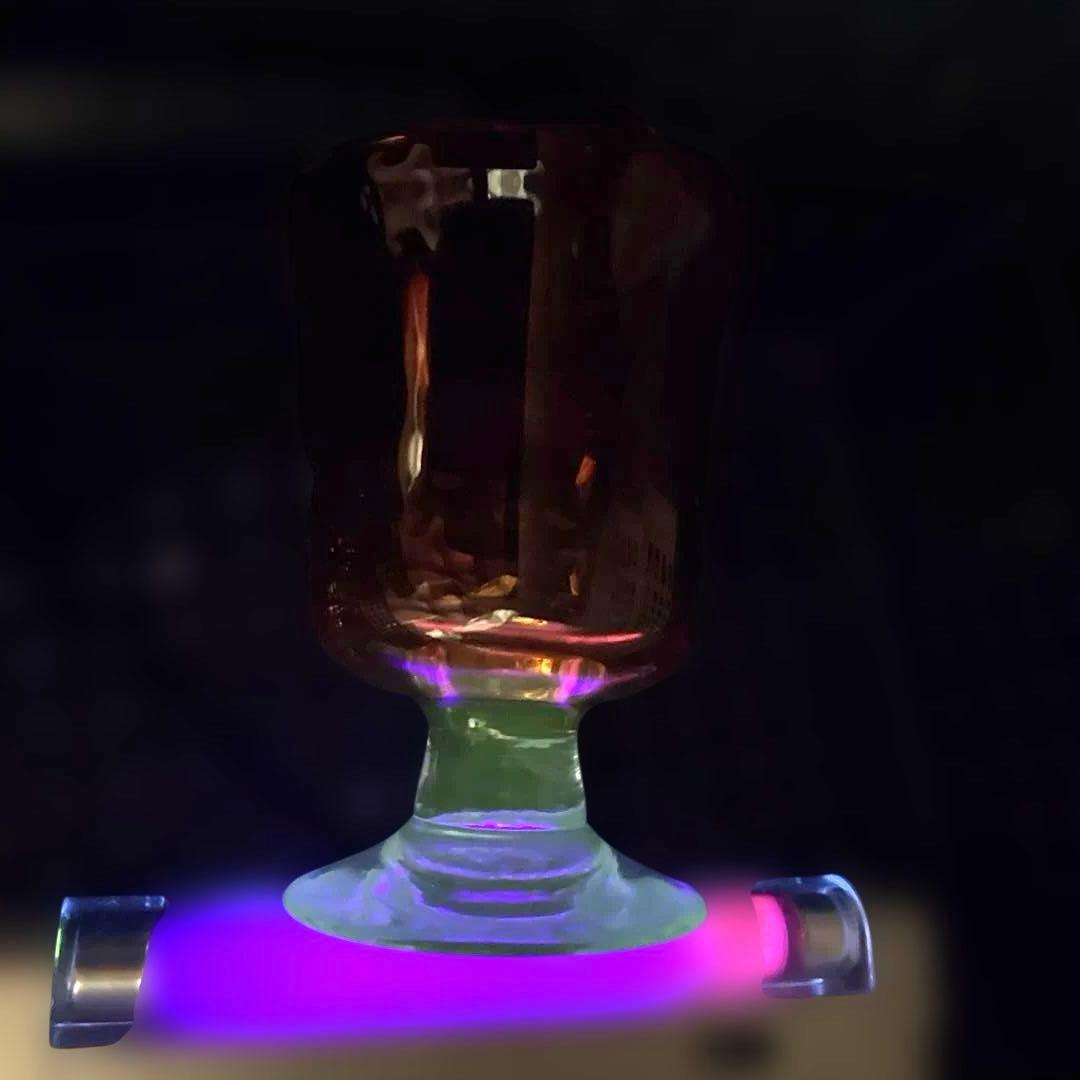 骨董　時代ガラス　希少　朱赤暈し　ベル型　水色脚付　小さめ　氷コップ１客