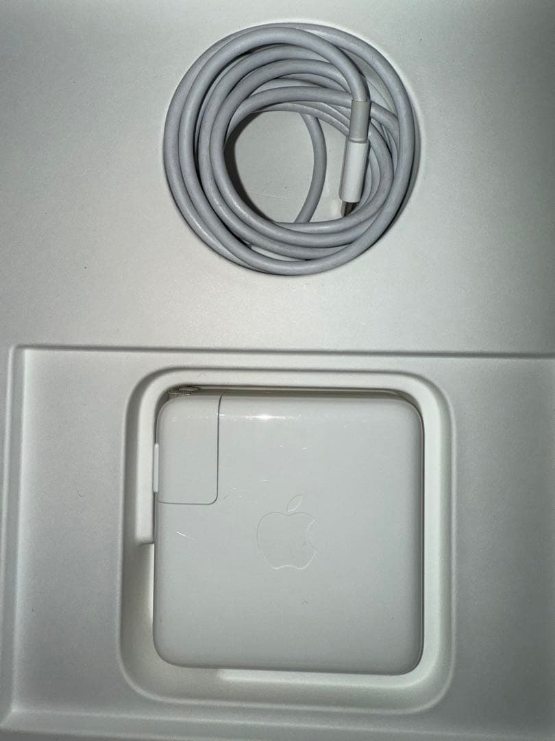 美品　MacBook Pro 13インチ　M1 2020モデル　シルバー