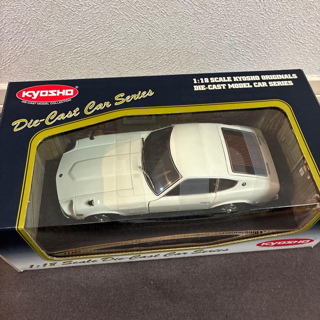 ニッサン　フェアレディ　Z－L（S30） （1/18スケール 8211W）