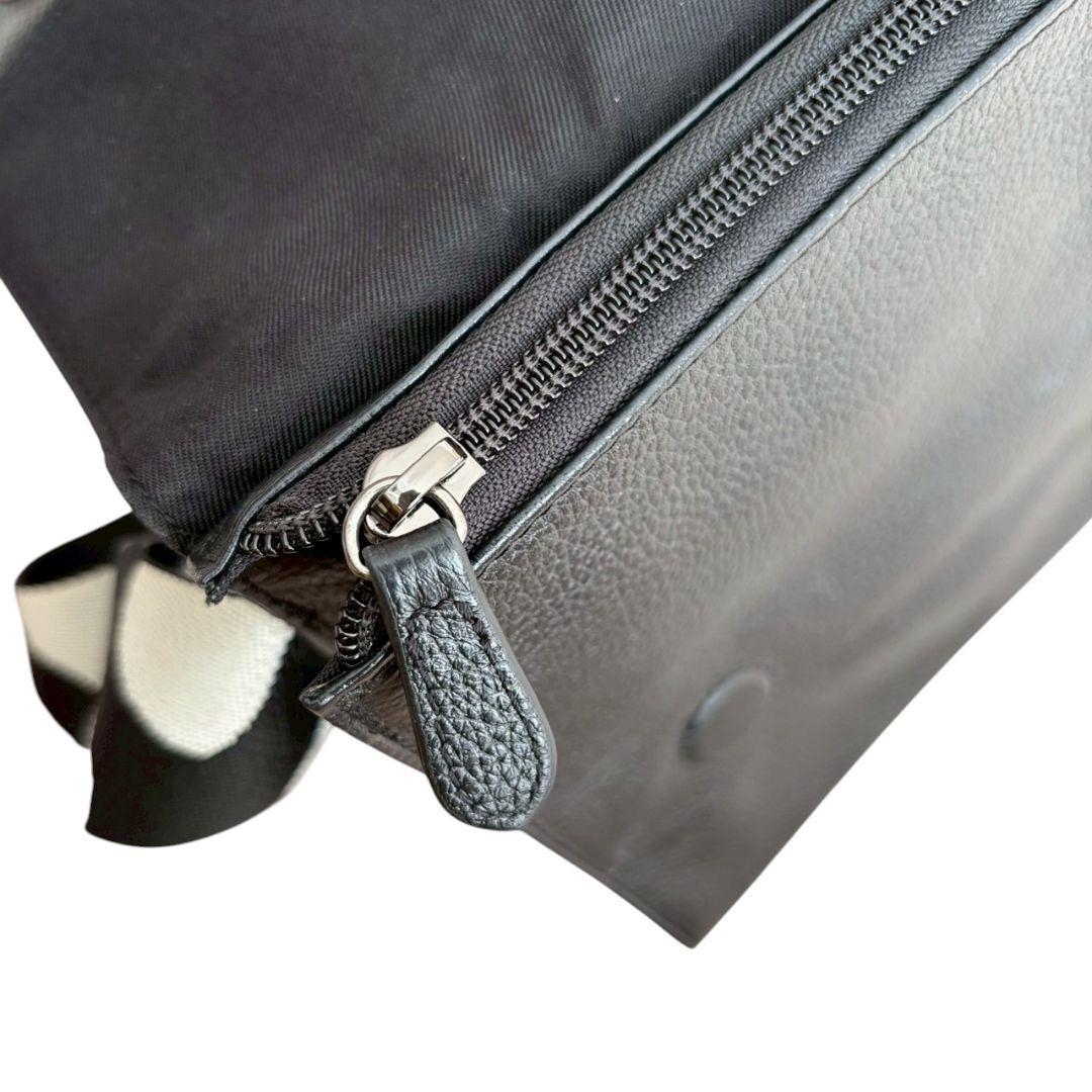 美品✨️イアパピヨネ ワイドテープショルダーバッグ ボディバッグ　黒