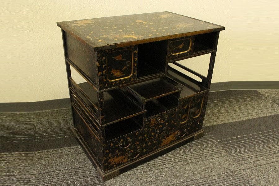 小夜 古美術 纏枝蓮花紋 吉祥蒔絵 棚 時代物 大名道具(AZ999)