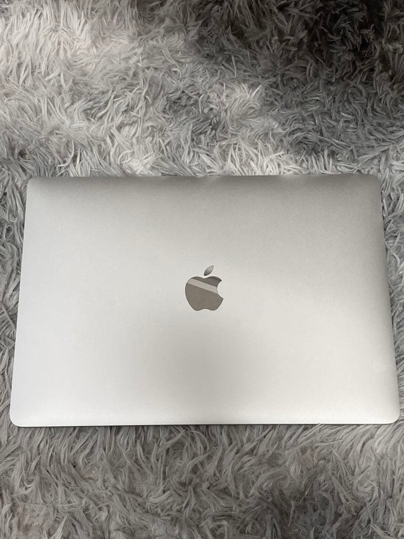 MacBook本体 pelare