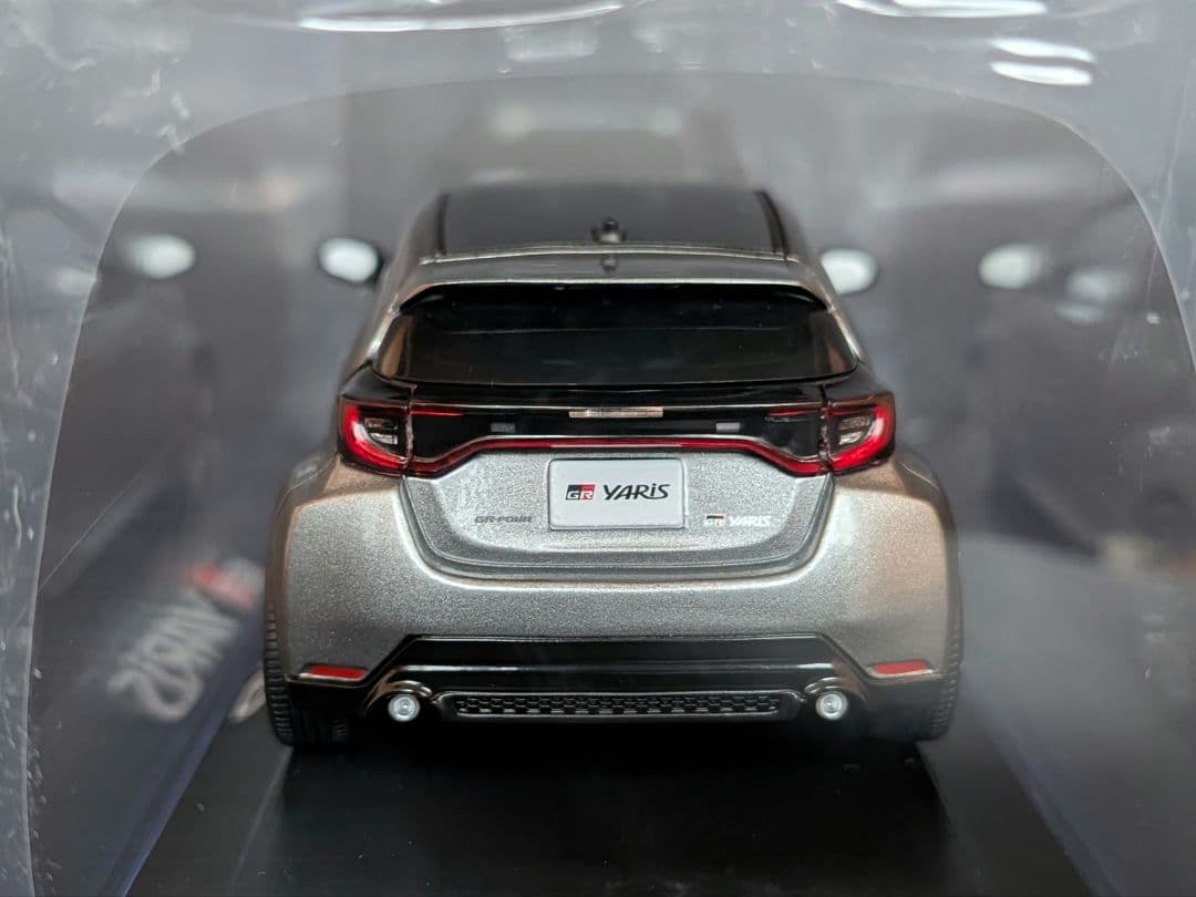 【Pikanchu】TOYOTA GR ヤリス プレシャスメタル 1/30