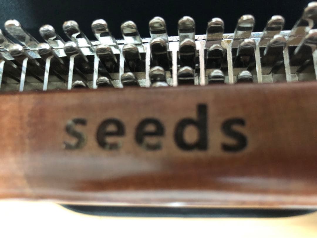 seeds 41key クロマティックカリンバ　ケース付　新品