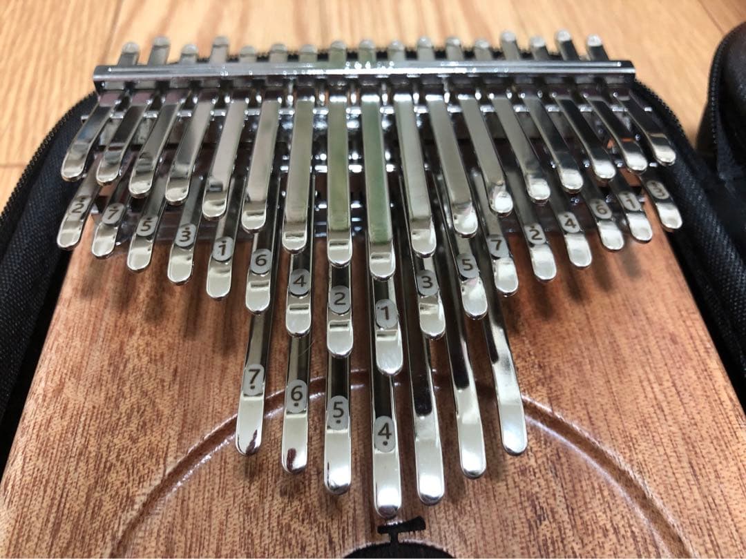 seeds 41key クロマティックカリンバ　ケース付　新品
