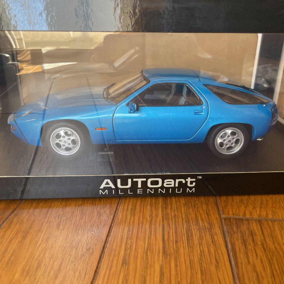 1/18 オートアート　ポルシェ928 ブルー