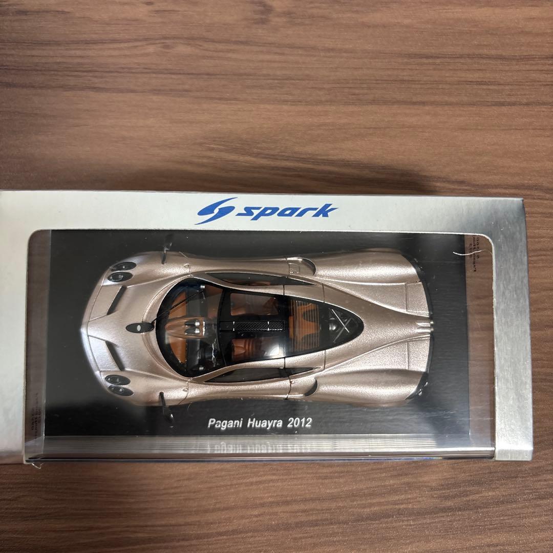 1/43 スパーク パガーニ ウアイラ