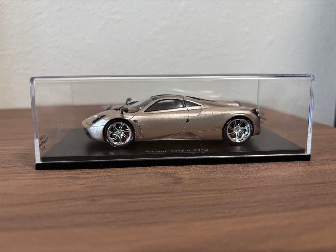 1/43 スパーク パガーニ ウアイラ