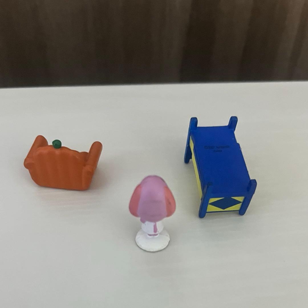 【レトロ品】どうぶつの森+ 森をつくろう　フィギュア ペリーヌ家具人形セット