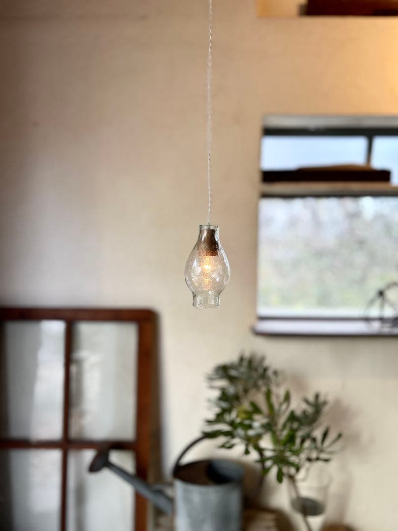ガラスホヤのペンダントランプ
