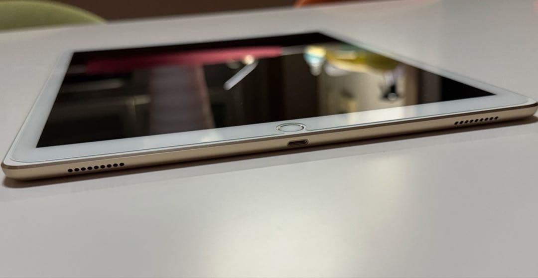 • iPad Pro 12.9 第1世代 128GB 美品 ガラスフィルム付 •