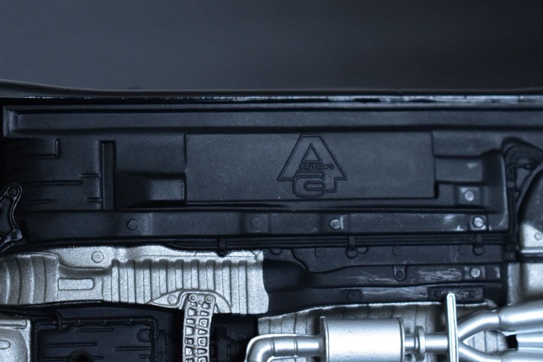 1/18 オートアート トヨタ アリスト V300 2JZ フルディティール