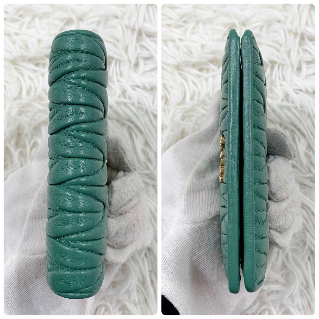 【✨極美品 現行✨】ミュウミュウ 二つ折り財布 マテラッセ エメラルドグリーン