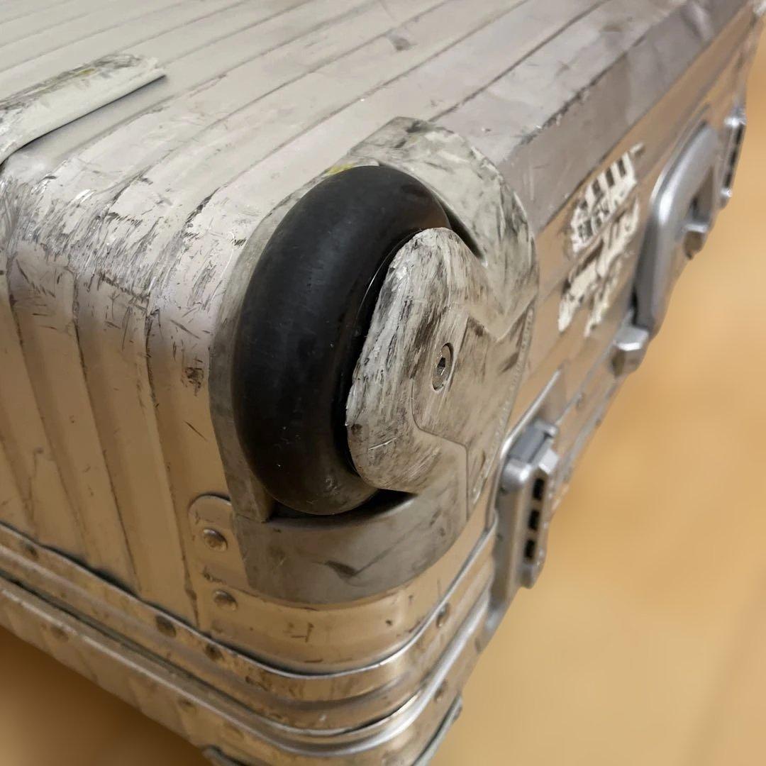 【再値下げタイムセール中⭐️】RIMOWA アルミ製　キャリーケース 中型