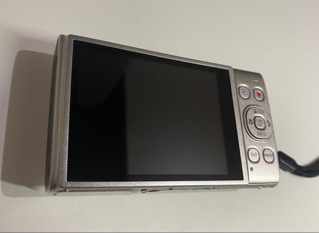 【極美品】Canon IXY650 イクシー シルバー 人気 デジタルカメラ