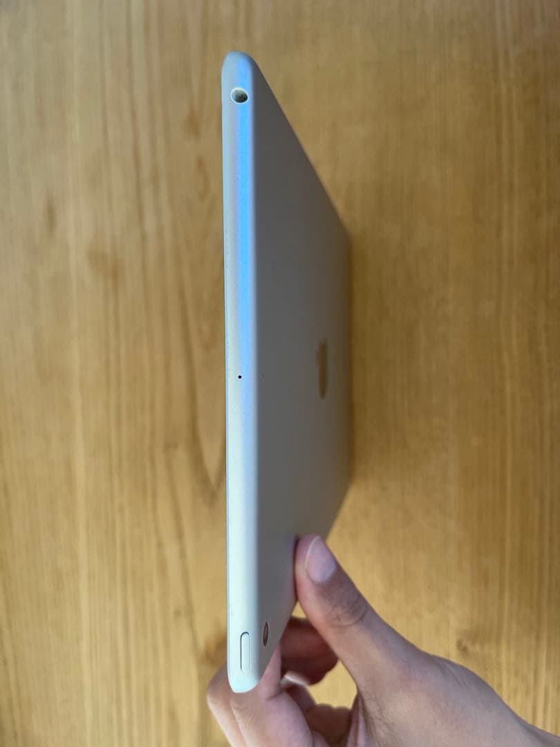 Apple iPad 6th 32GB Wi-Fi 9.7インチ シルバー 本体