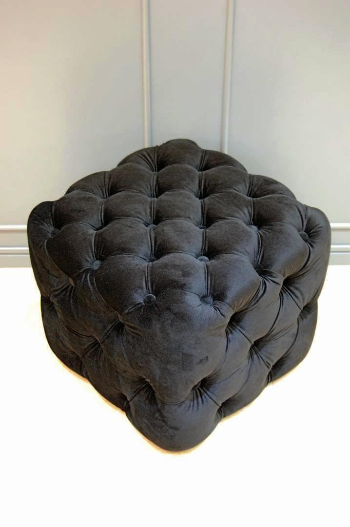 ボタン締めスツール チェスターフィールド モケット オットマン ブラック