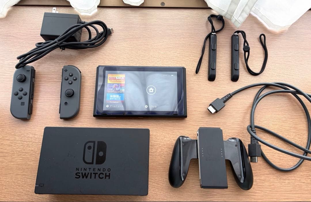Nintendo Switch 本体 周辺機器 携帯用ケース+ガラス保護フィルム