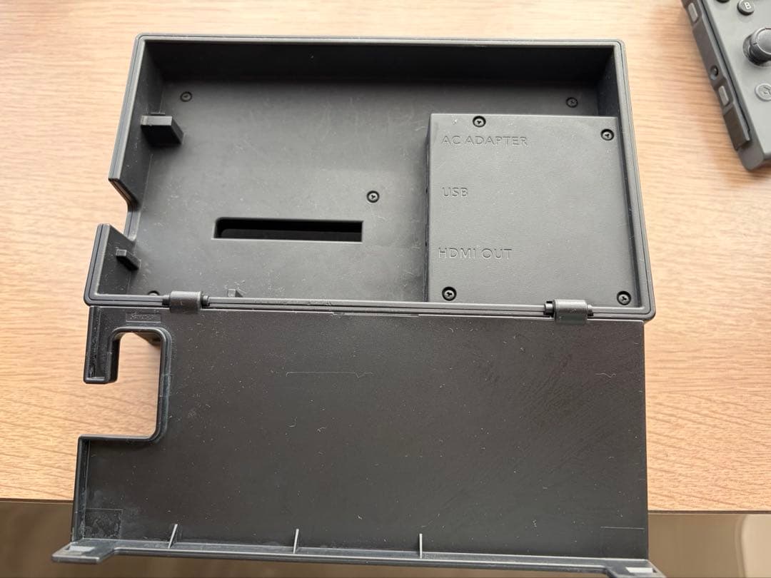 Nintendo Switch 本体 周辺機器 携帯用ケース+ガラス保護フィルム