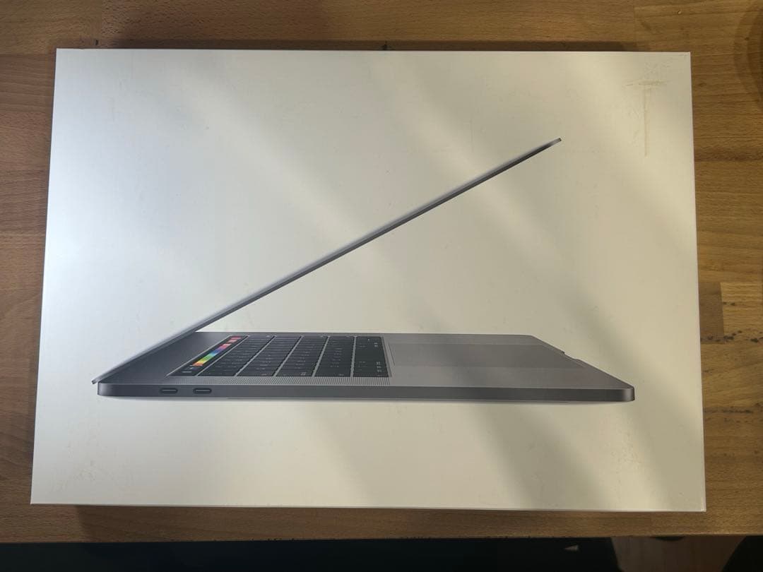 MacBook Pro 15インチ 2018 32GB / 500GB