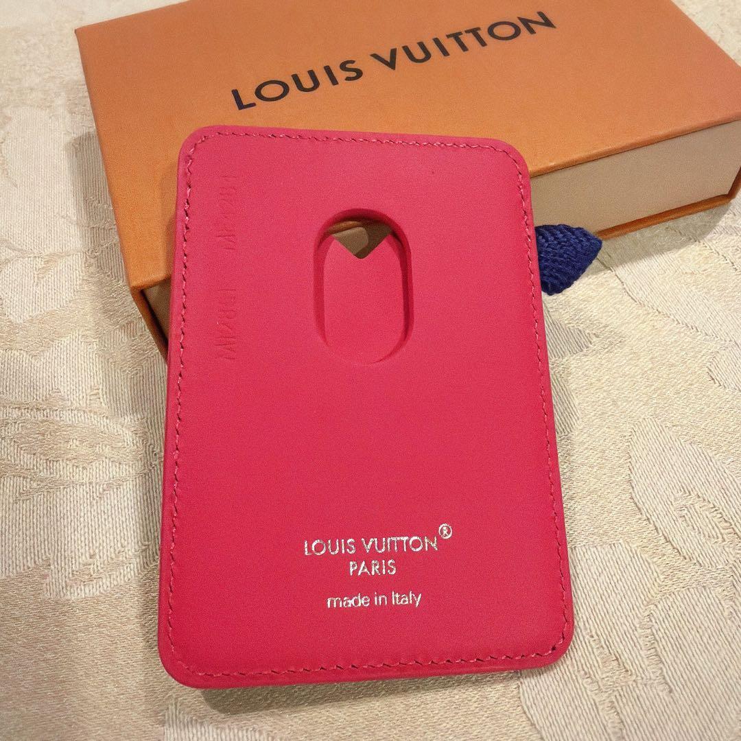 ほぼ新品　ヴィトン iPhone ポルトカルトマグネット