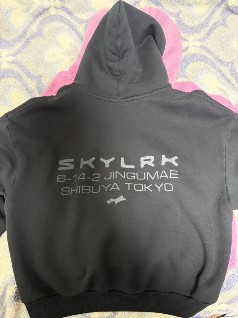 skylrk Tokyo pop up 限定　フーディー　xs