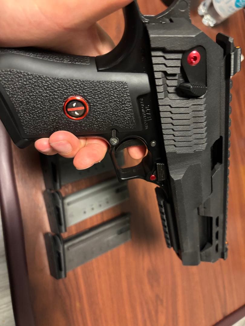 レア商品!!! 東京マルイ デザートイーグルGRIFFIN&デップーカスタム