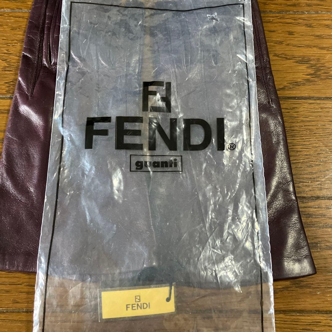 FENDI パープル レザー手袋