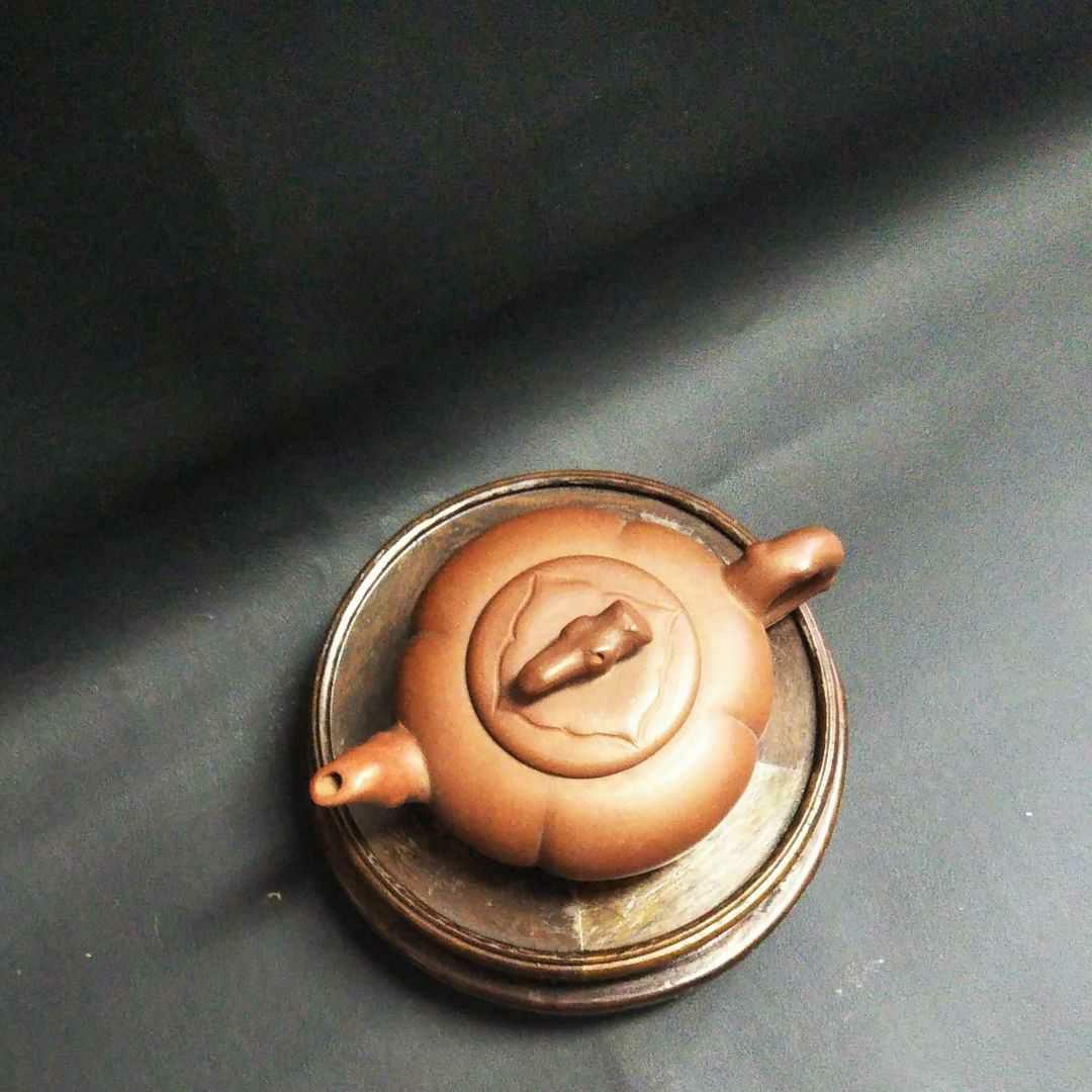 ※中国古美術/朱泥紫砂梅型茶壺/(底款有り)