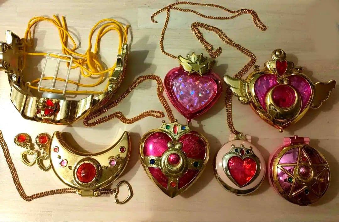 美少女戦士セーラームーン 当時物 変身アイテム ブローチ コンパクト