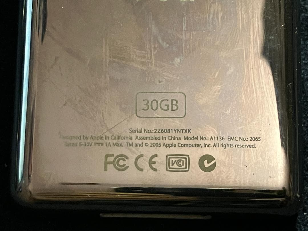 ★【中古】Apple iPod Classic 30GB （第五世代、黒）★