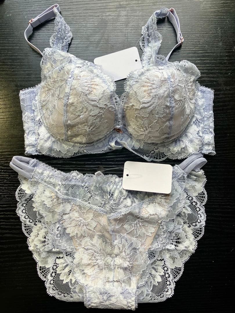 日向坂46 佐々木美玲 写真集 ランジェリー　着用モデル