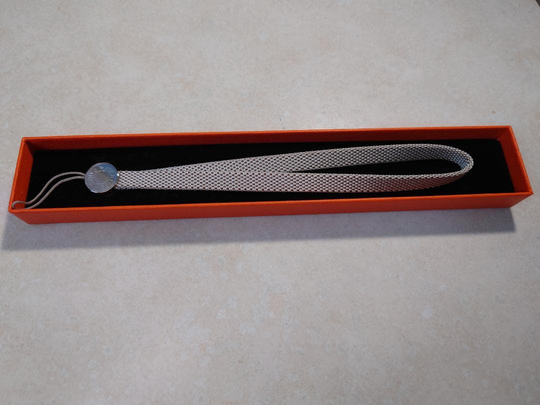 HERMES シルバーメッシュストラップ(未使用品）