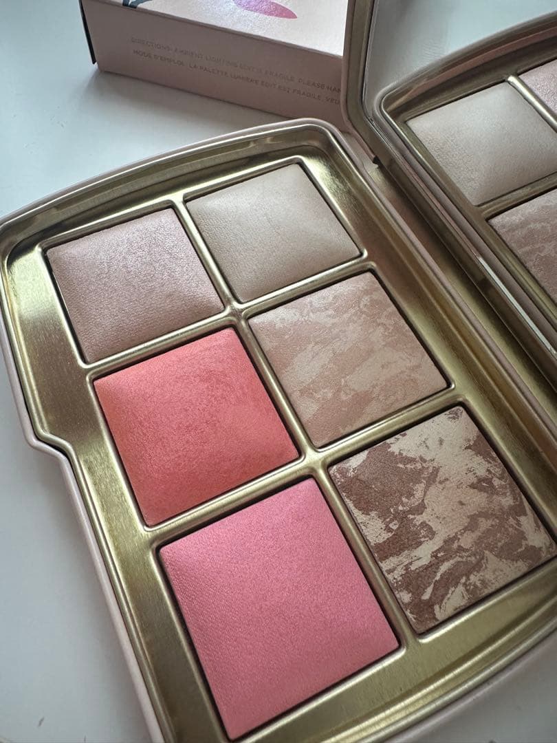 HOURGLASS フェイスパレット　新商品