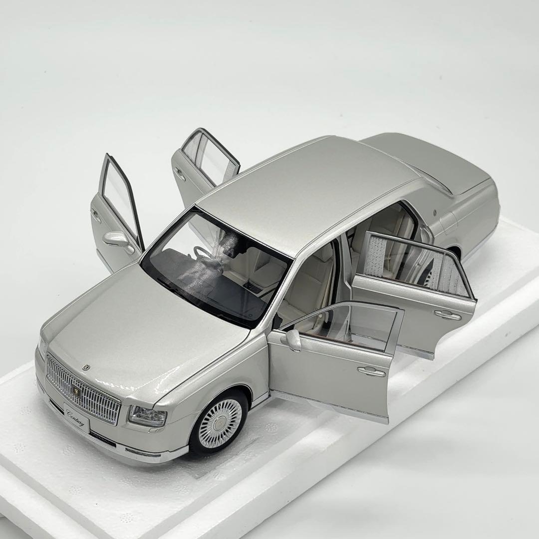 未使用 1/18 オートアート トヨタ センチュリー シルバー