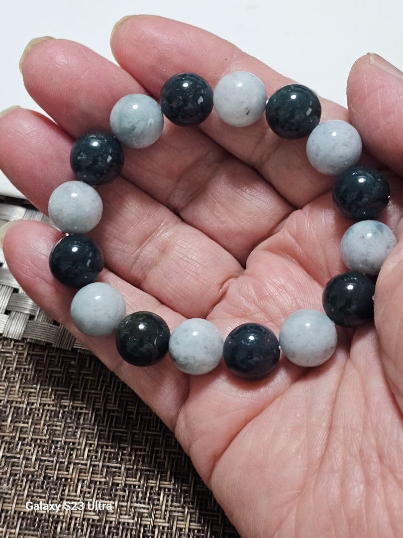 出雲瑪瑙碧玉１２mmと糸魚川青翡翠１２mmのブレスレット