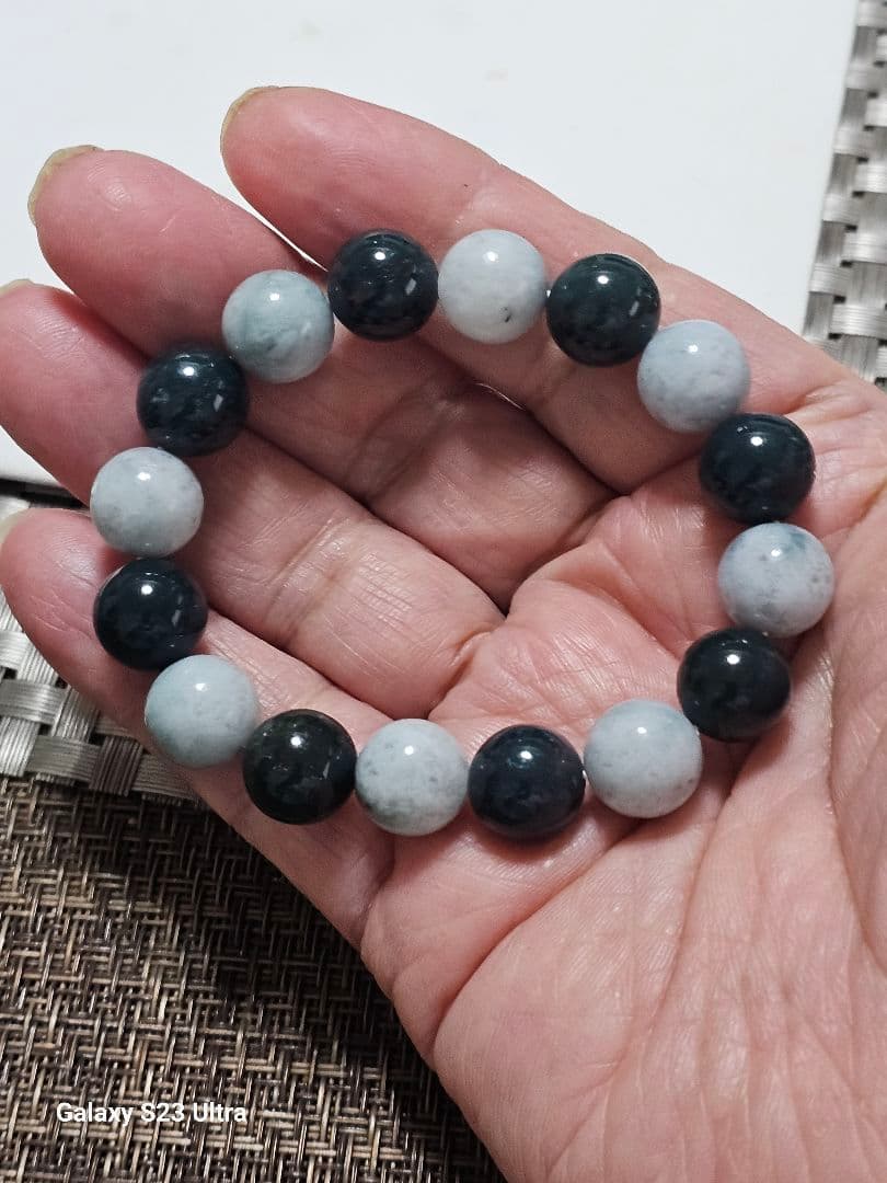 出雲瑪瑙碧玉１２mmと糸魚川青翡翠１２mmのブレスレット