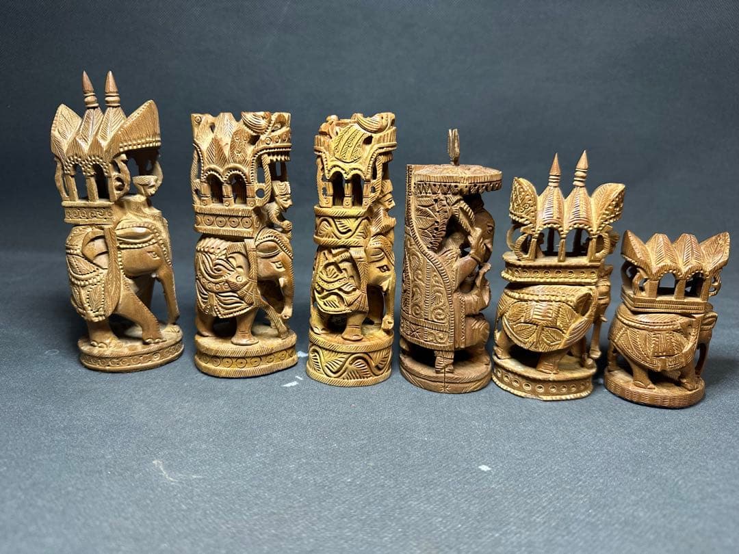 インド　白檀　木彫り　象　仏教美術　仏像 骨董 木像　木製　密教　置物