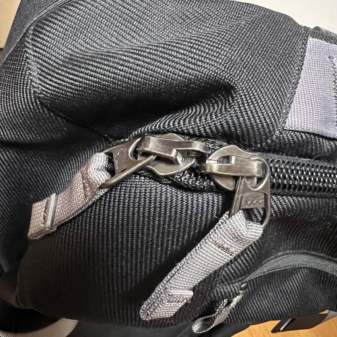 patagonia TRANSPORT ROLLER 90L キャリーケース　黒
