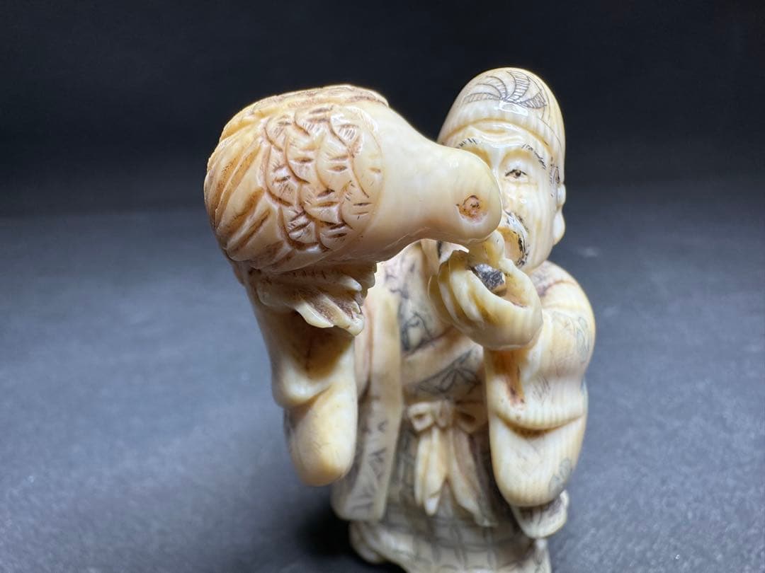 極上　根付　置物　根付　印籠　天然素材　アンティーク　骨董　飾り物　古美術品