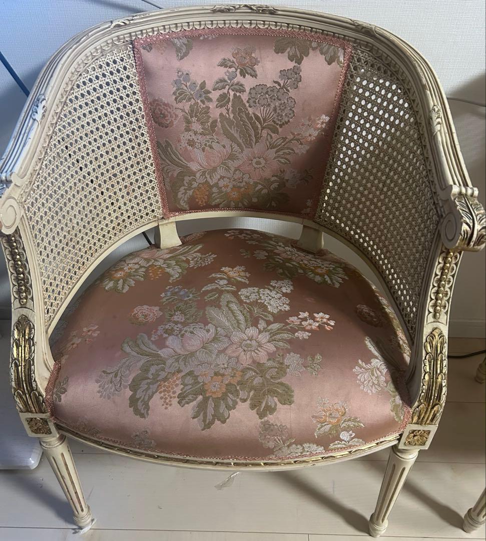 アンティーク 籐椅子 ピンク フラワーパターン