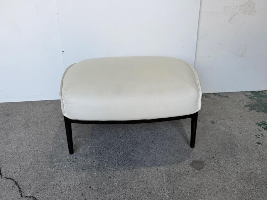 Poltrona Frau ARCHIBALD オットマン