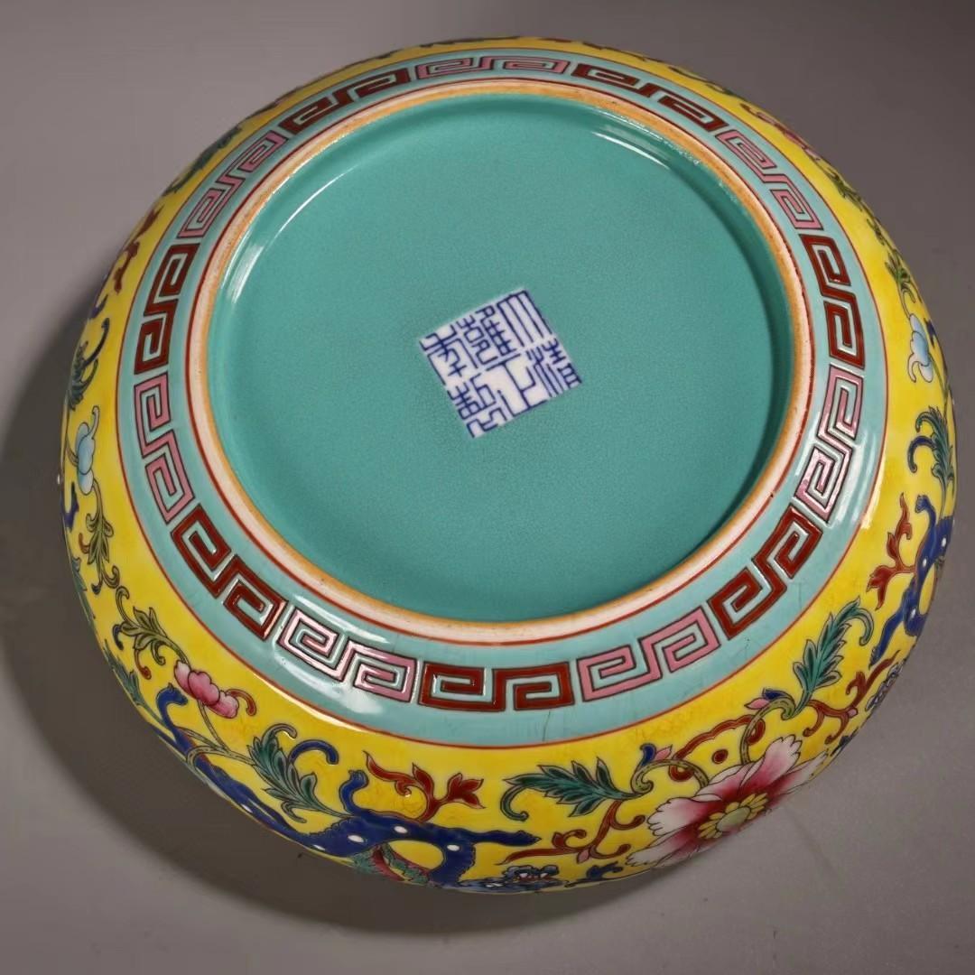 中国古美術・旧蔵の磁器・琺瑯彩粉彩鎏金瓷器筆洗・置物・書道具・文房具・紅木箱付