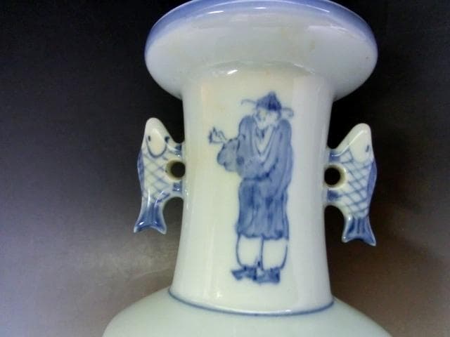 花瓶■染付人物絵 中国 魚耳付き 口広 松紋 花器 古玩 唐物 時代物 骨董■