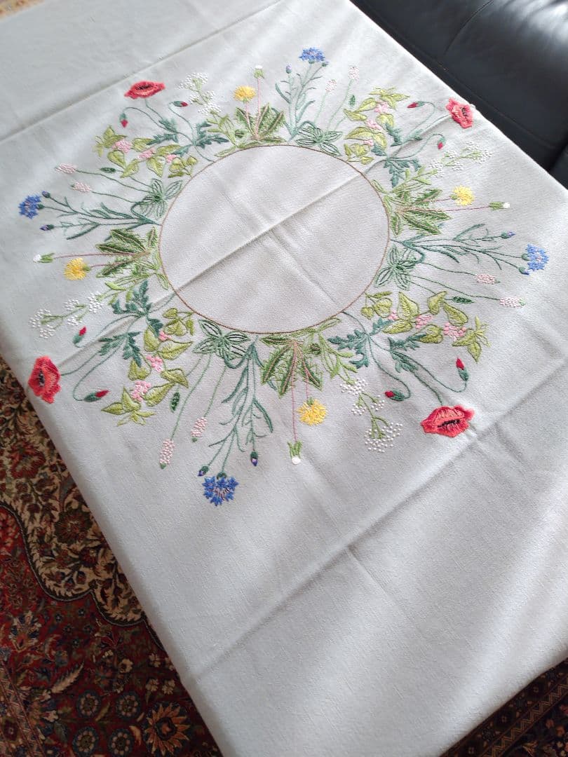 灰青色地花柄刺繍テーブルクロスハンドメイドビンテージ