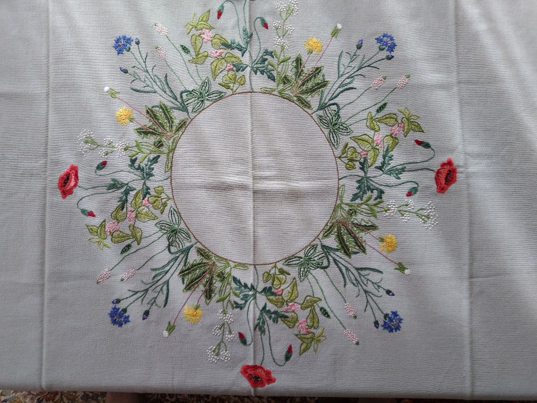 灰青色地花柄刺繍テーブルクロスハンドメイドビンテージ